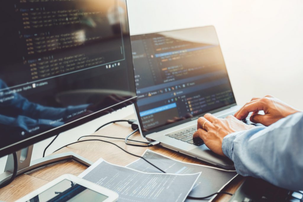 6 Advantages of Having a Professional Business Web Design